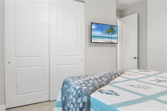 bedroom featuring a closet