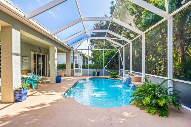 889 Island Club Sq, Vero Beach, FL 32963 - view of swimming pool featuring a patio and a lanai