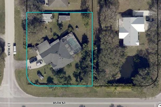 8516 99th Ct, Vero Beach, FL 32967 - aerial overview of property's location featuring property parcel outlined