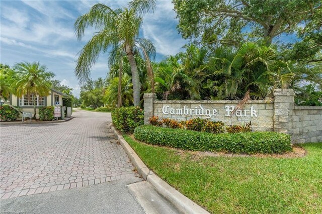 7941 Cabot Tower Pl, Vero Beach, FL 32966 - community / neighborhood sign with decorative driveway