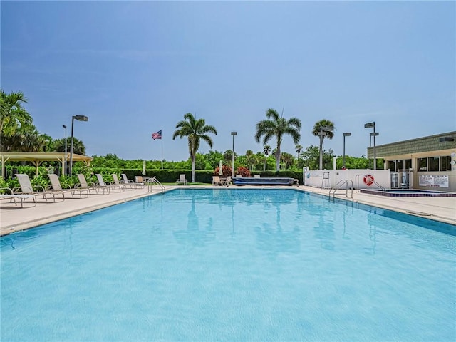 14 Vista Gardens Trl Unit 102, Vero Beach, FL 32962 - view of community pool