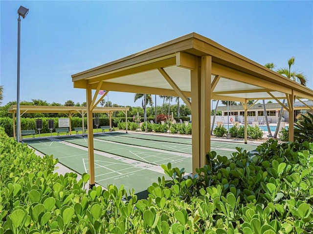 14 Vista Gardens Trl Unit 102, Vero Beach, FL 32962 - view of home's community with shuffleboard