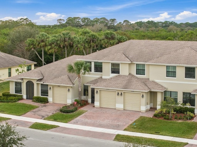 view of front of house featuring a garage