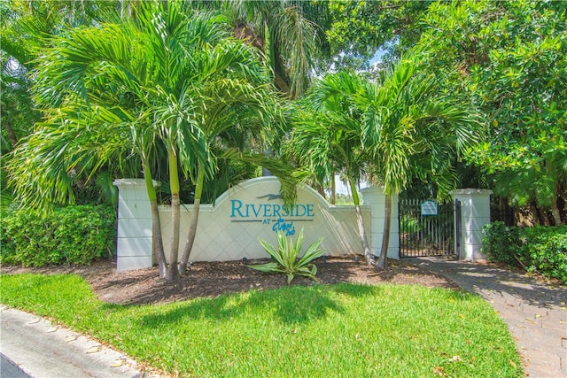 view of community / neighborhood sign