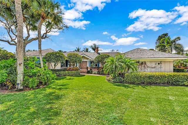 view of front of property with a front yard