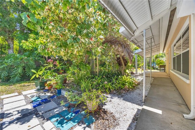 843 22nd Pl, Vero Beach, FL 32960 - view of yard featuring a patio