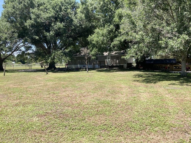 10186 NE 30th St, Okeechobee, FL 34974 - view of grassy yard