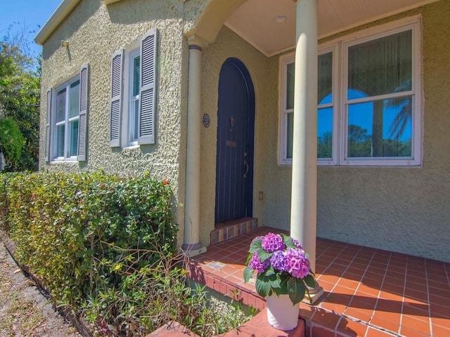 2237 10th Ave, Vero Beach, FL 32960 - property entrance featuring stucco siding