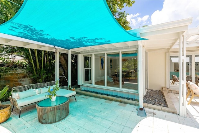 811 Royal Palm Pl, Vero Beach, FL 32960 - view of patio featuring an outdoor living space