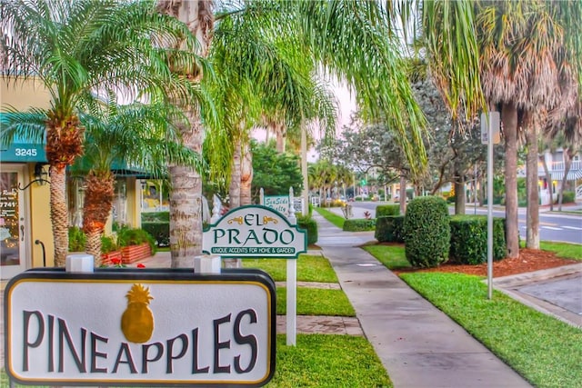 805 46th Pl Unit 11, Vero Beach, FL 32963 - view of community sign