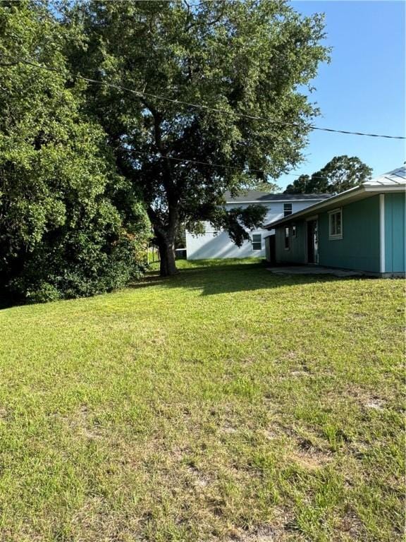 2380 89th Ave, Vero Beach, FL 32966 - view of green lawn