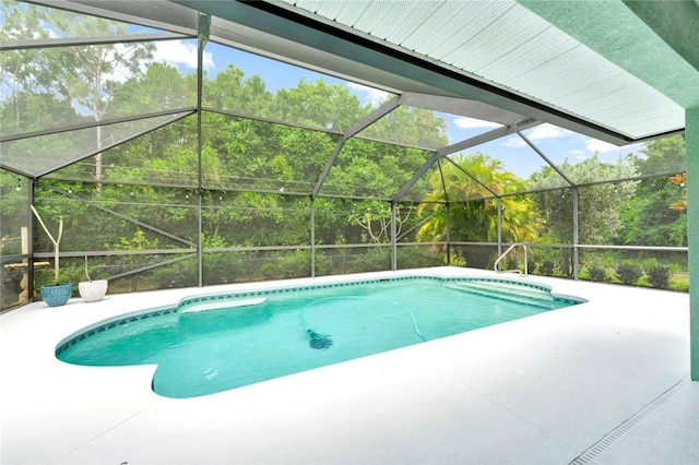 8145 95th Ct, Vero Beach, FL 32967 - pool with a patio