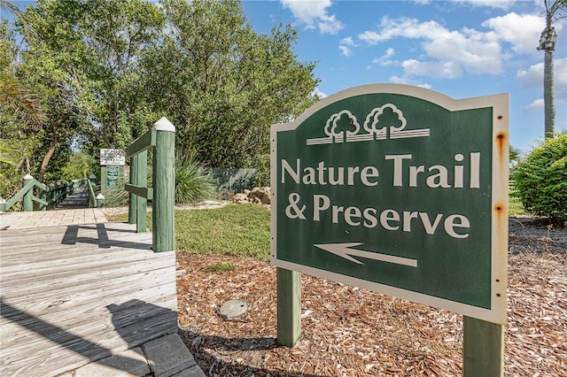 view of community / neighborhood sign