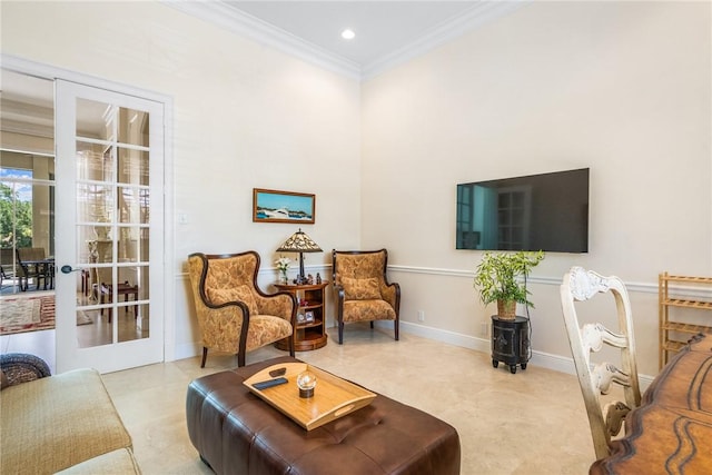 living area featuring ornamental molding, baseboards, and recessed lighting