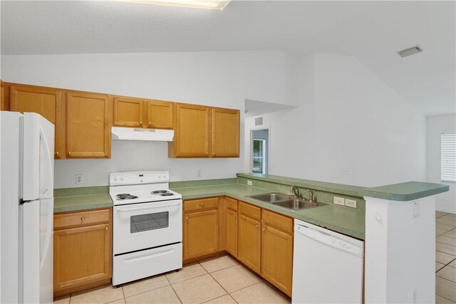 kitchen featuring sink, light tile patterned floors, ceiling fan, kitchen peninsula, and white appliances