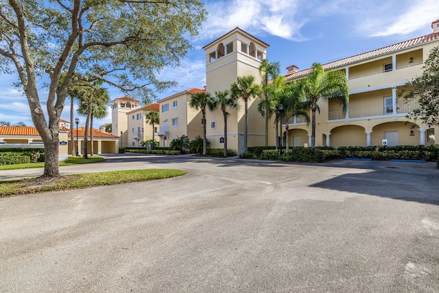 view of building exterior featuring a residential view