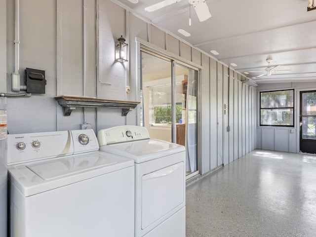 washroom with a wealth of natural light, independent washer and dryer, and ceiling fan