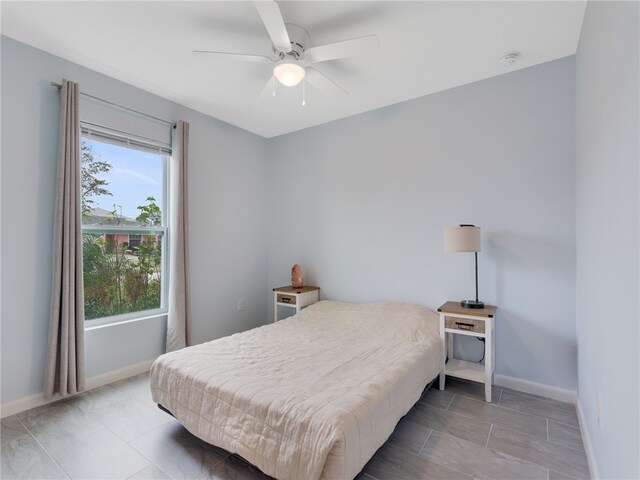 bedroom with ceiling fan