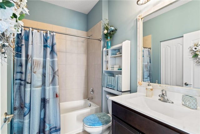 10095 W Villa Cir, Vero Beach, FL 32966 - full bathroom featuring vanity, toilet, and shower / tub combo