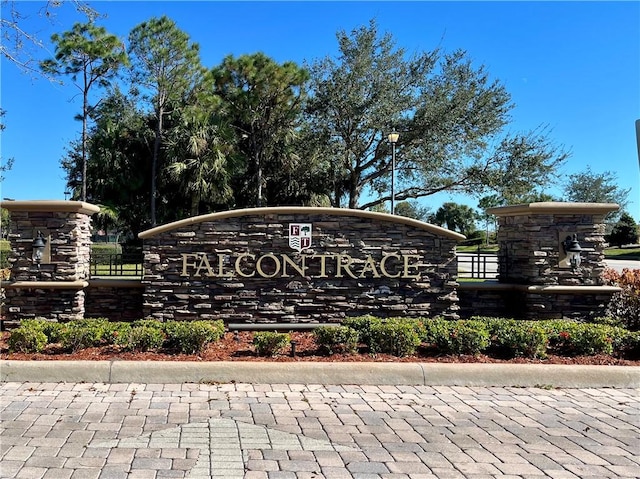 view of community / neighborhood sign