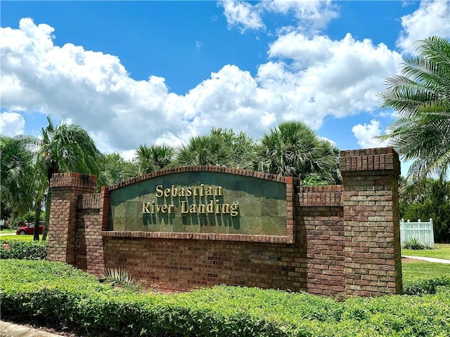 view of community / neighborhood sign