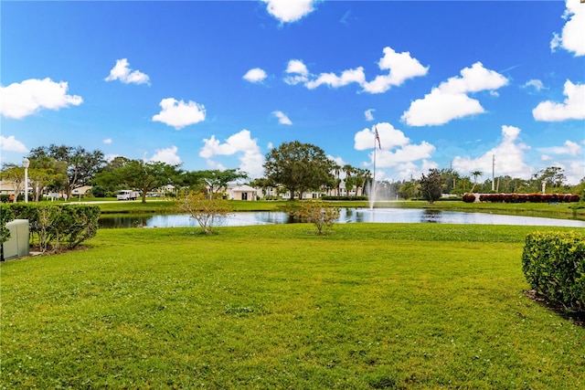 view of yard featuring a water view