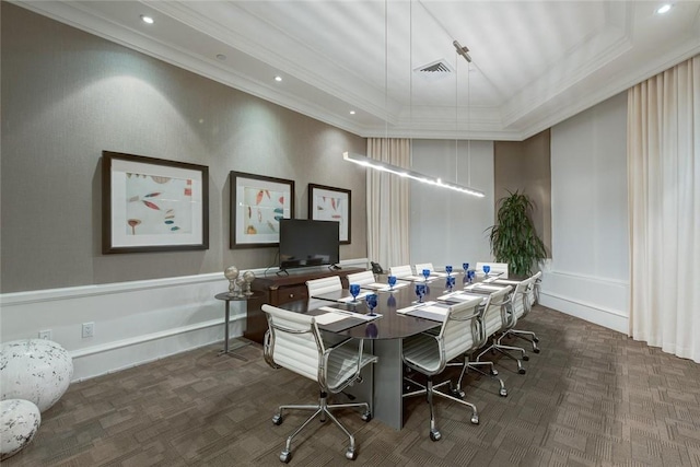 carpeted office with crown molding, a tray ceiling, and recessed lighting