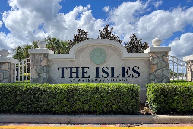 view of community / neighborhood sign