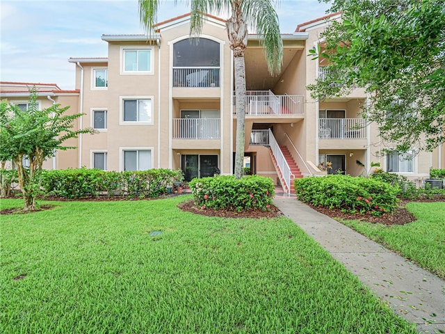 1570 S 42nd Cir Unit 203, Vero Beach, FL 32967 - view of building exterior