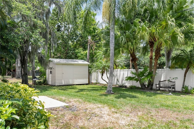 616 Broadway St, Vero Beach, FL 32960 - view of yard featuring a shed and an outdoor structure
