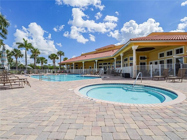 6243 Thames Pl, Vero Beach, FL 32966 - community pool with a patio