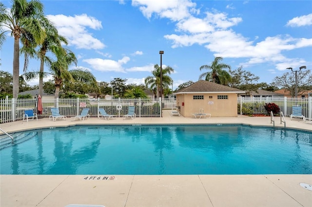 view of swimming pool