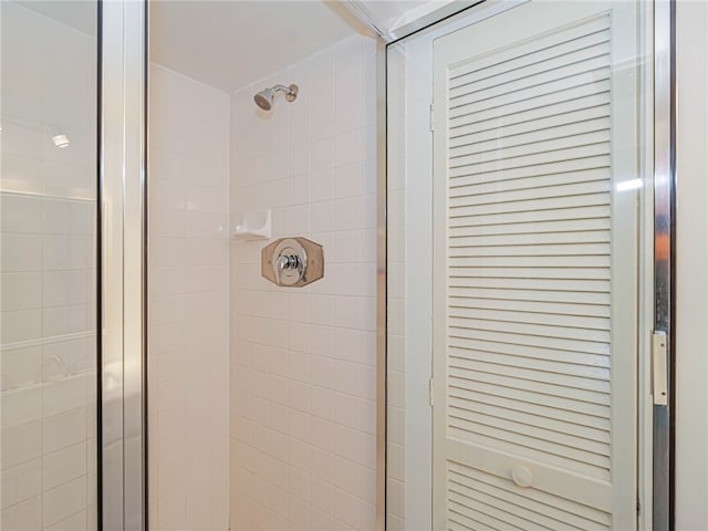 room details featuring walk in shower