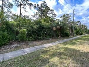 Listing photo 2 for 5124 Turnpike Feeder Rd, Fort Pierce FL 34951