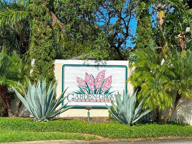 view of community / neighborhood sign