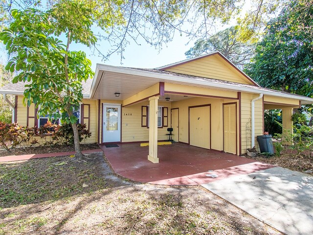 view of front of house featuring a porch