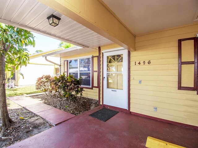 view of property entrance