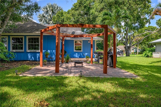 view of patio featuring a pergola