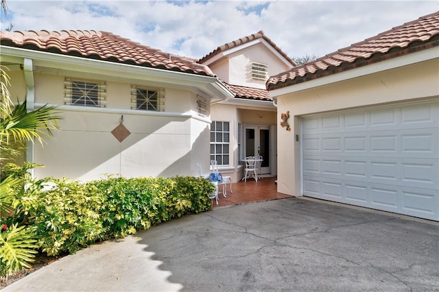 view of front facade with a garage