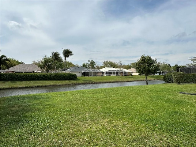 view of yard featuring a water view