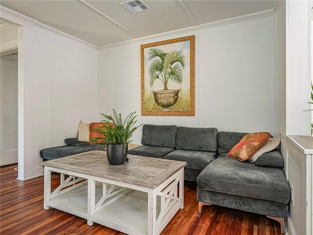 2047 38th Ave, Vero Beach, FL 32960 - living area featuring wood finished floors