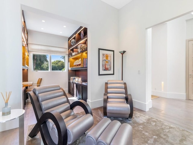 111 Mariner Beach Ln, Vero Beach, FL 32963 - sitting room featuring wood finished floors and recessed lighting