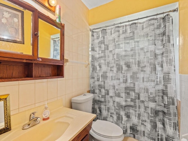 663 20th Pl SW, Vero Beach, FL 32962 - bathroom with tile walls, vanity, backsplash, and curtained shower