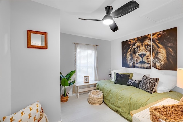 bedroom featuring ceiling fan