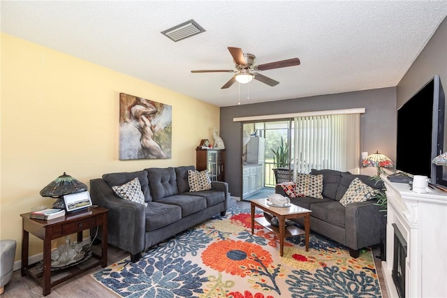 2746 Demaret Dr Unit 512, Titusville, FL 32780 - photo 2