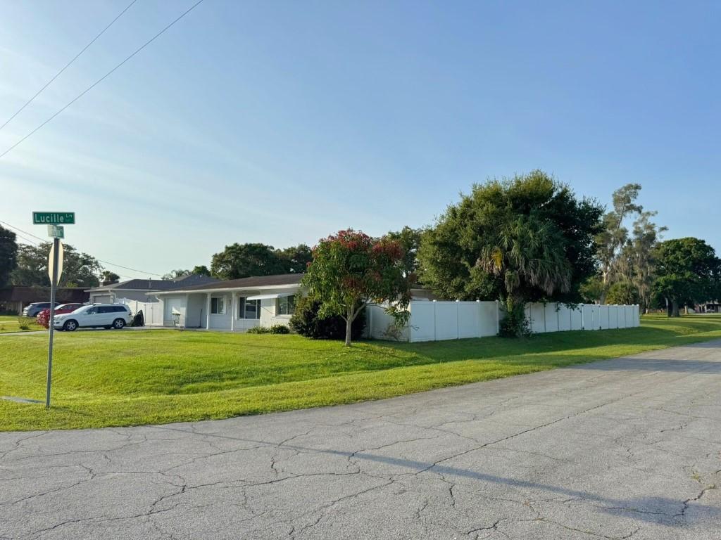 7907 Sebastian Rd, Fort Pierce, FL 34951 - view of front facade