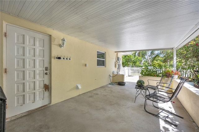 505 19th St, Vero Beach, FL 32960 - view of patio / terrace featuring fence