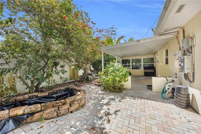 505 19th St, Vero Beach, FL 32960 - view of patio with fence