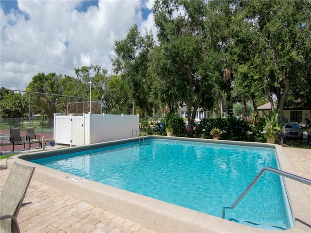 view of swimming pool