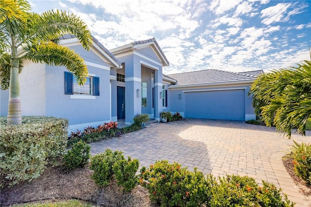 view of front of house featuring a garage